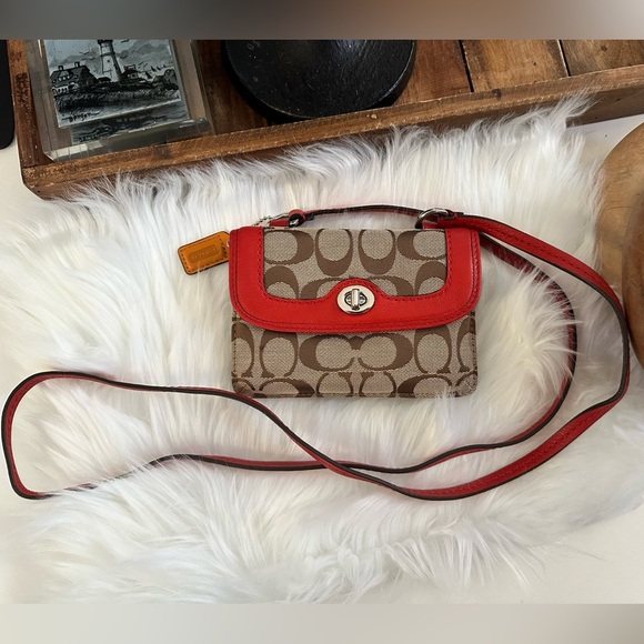 NEW!! Coach Park Dylan Crossbody Wallet | Signature Khaki & Cherry Red | NWOT - Picture 2 of 6